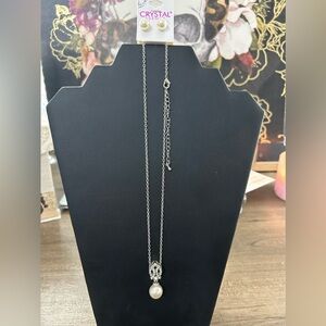 NWT necklace and earrings set